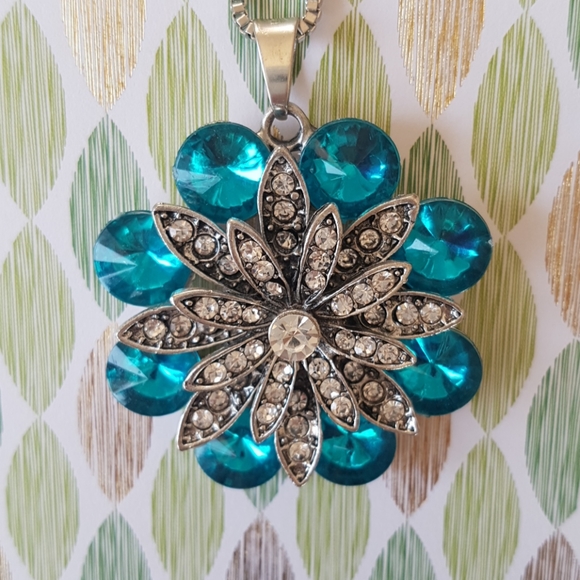 Betsey Johnson Style Necklace Blue Crystal Pendant Chain - Picture 2 of 8